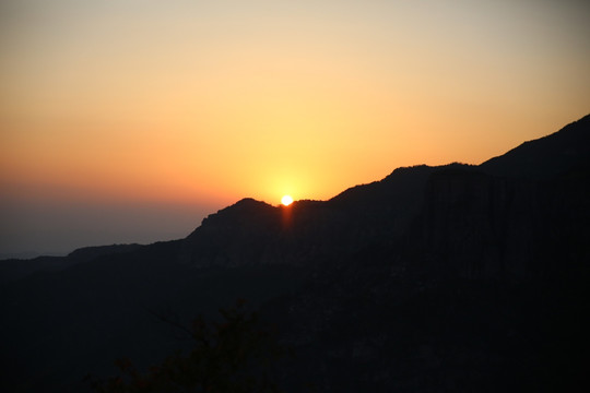 日出 太行山