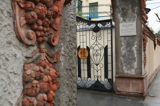 老上海的门