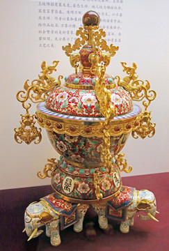 景泰蓝万象兴隆尊