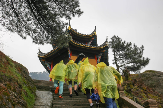 九华山登山客