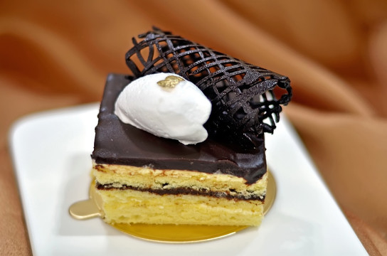 黑巧克力提拉米苏蛋糕