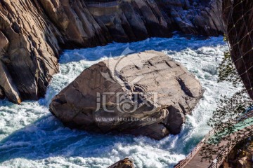 云南香格里拉虎跳峡