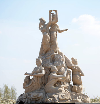 七仙女雕塑