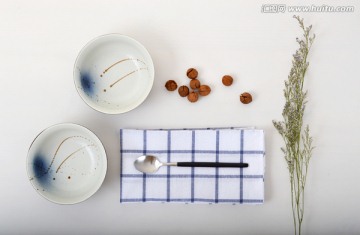 日式手绘陶瓷碗顶视图
