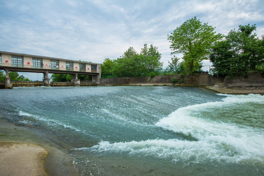 成都郫县云桥湿地水闸
