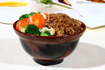 肥牛饭