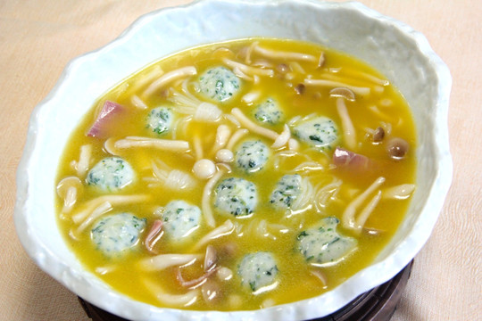 鲜菌野菜鱼丸