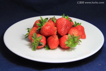 一碟草莓