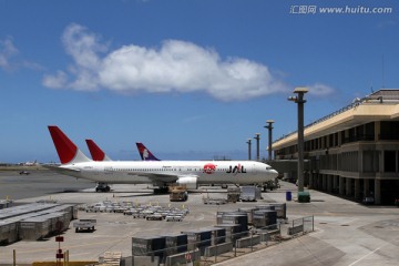 夏威夷机场的日航客机