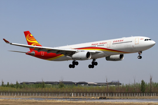 海南航空客机在北京首都机场