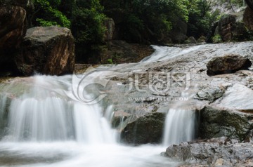 岷岗山溪