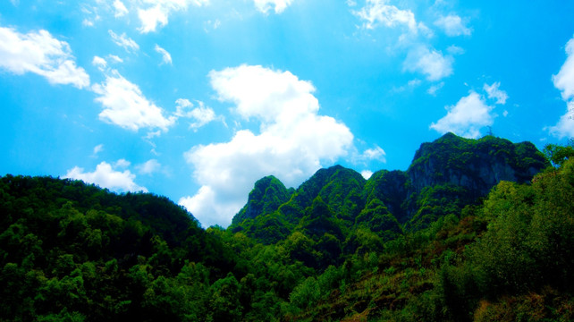 青山 蓝天白云 笔架山