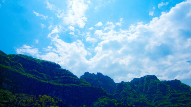 笔架山 蓝天白云