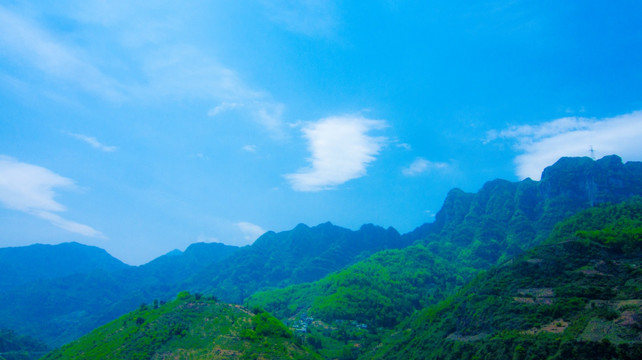 笔架山 蓝天 白云