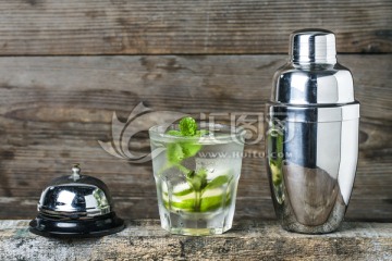 柠檬鸡尾酒