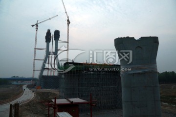 潮白河大桥工地现场