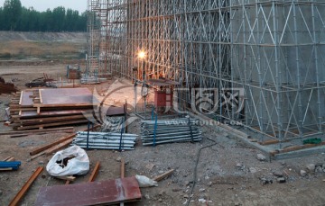 潮白河大桥工地现场
