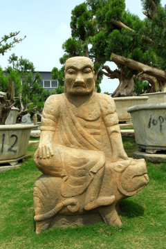 罗汉雕像