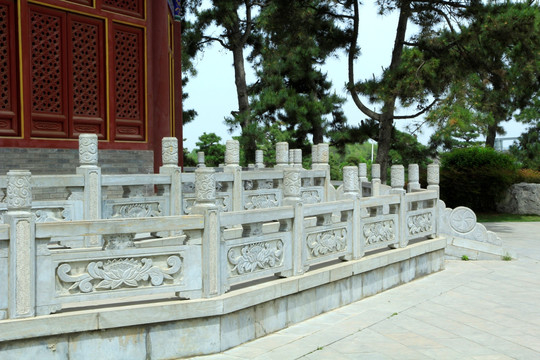 石栏