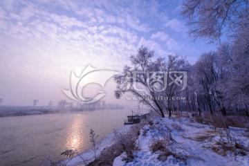 雾淞江畔