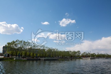 湖水 蓝天