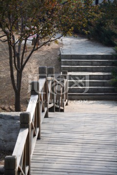 木桥石阶