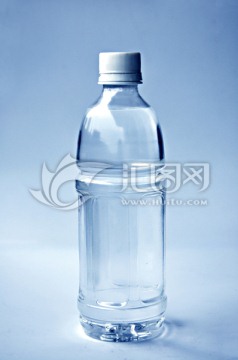 一瓶水