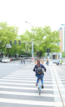 过马路