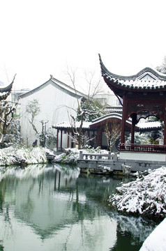瞻园雪景亭子