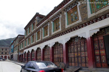四川甘孜州新都桥街道 藏式建筑