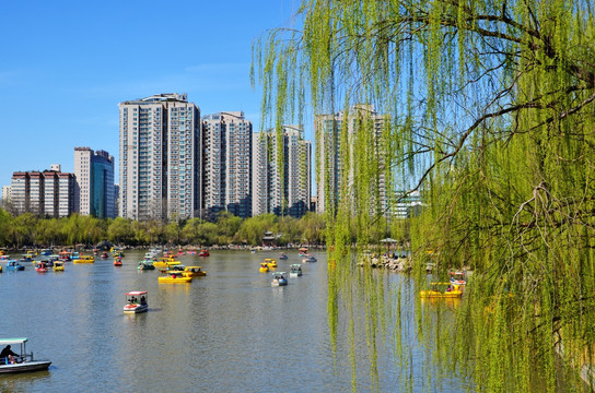 湖面建筑美景