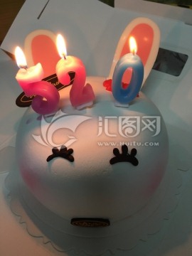 小白兔生日蛋糕 520蜡烛
