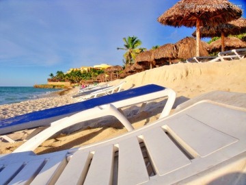 加勒比海巴拉德罗海滩躺椅
