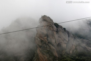 山石山峰