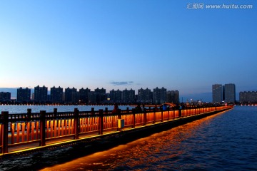 湖水 夜景 亮化 都市风光