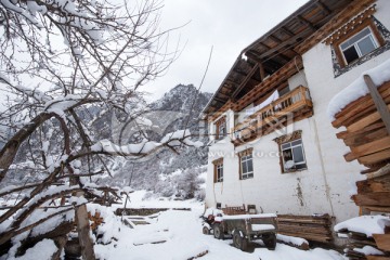 雪中的村庄
