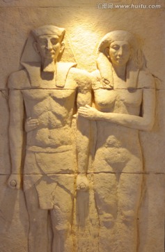 埃及法老夫妇主题的墙面浮雕