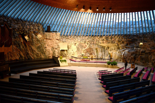 芬兰岩石教堂全景