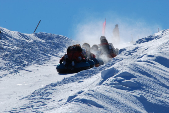 天山滑雪场