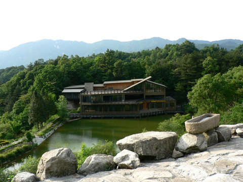 青山绿水 大别山庄