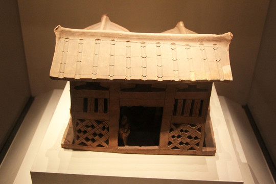 汉朝陶屋模型