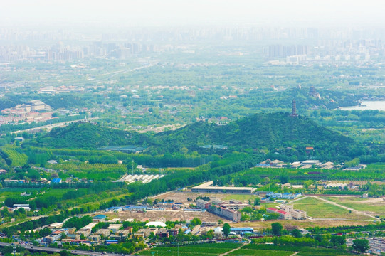 北京西山远眺玉泉山