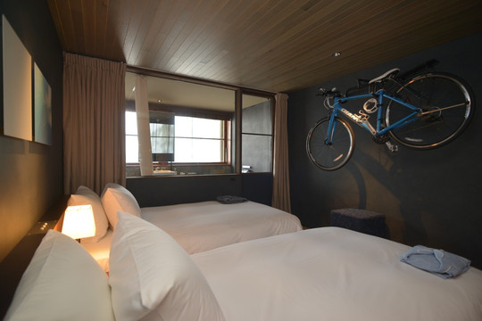 日本广岛县尾道创意自行车酒店