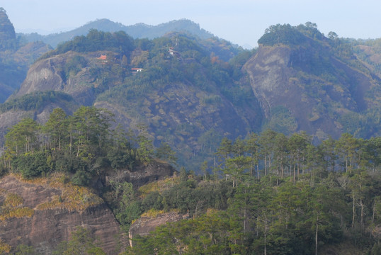 武夷山南线景区虎啸岩