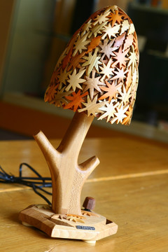 木质台灯