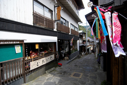 汤平温泉乡街道景