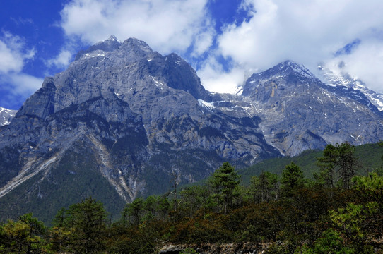 雄浑大山