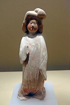 唐代彩绘女立俑