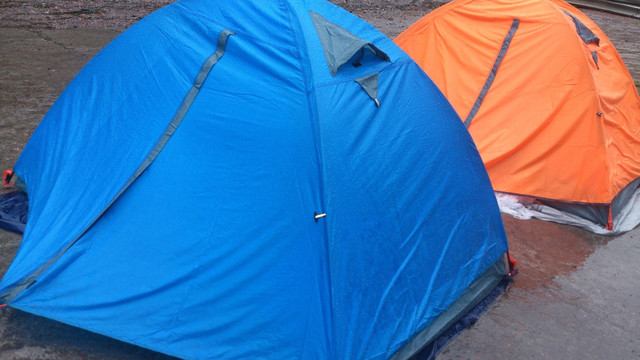 蓝色帐篷