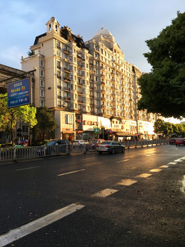 暴雨后的城市